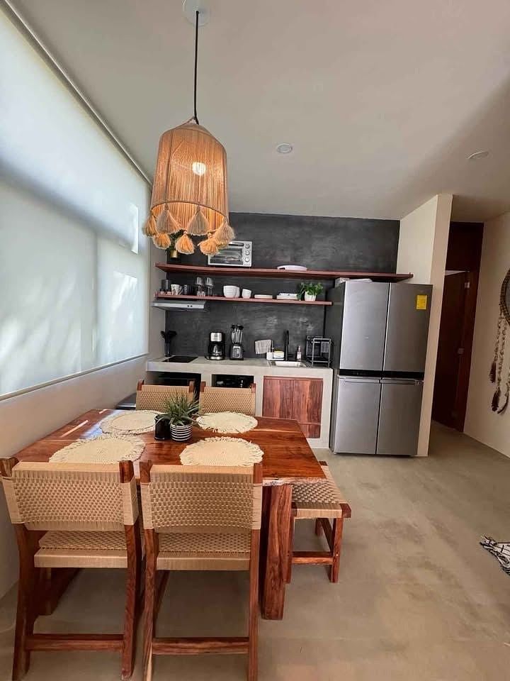 Tuane 303, photo 1 of 16