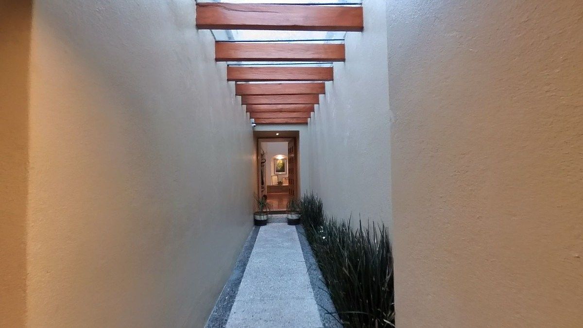 Casa en venta en Hacienda de las Palmas, Interlomas, foto 1 de 31
