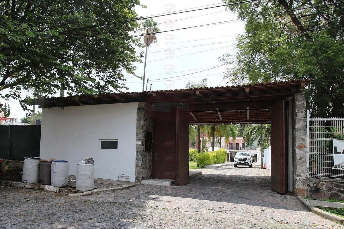 CASA EN LAS FUENTES, photo 1 of 46