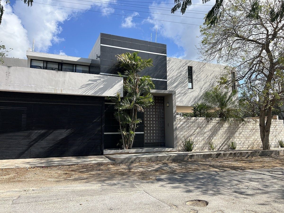 Casa en Renta en Sodzil Norte, Mérida para residencia u oficina, foto 1 de 19