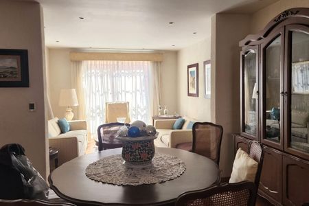 CASA EN VENTA EN ANZURES.