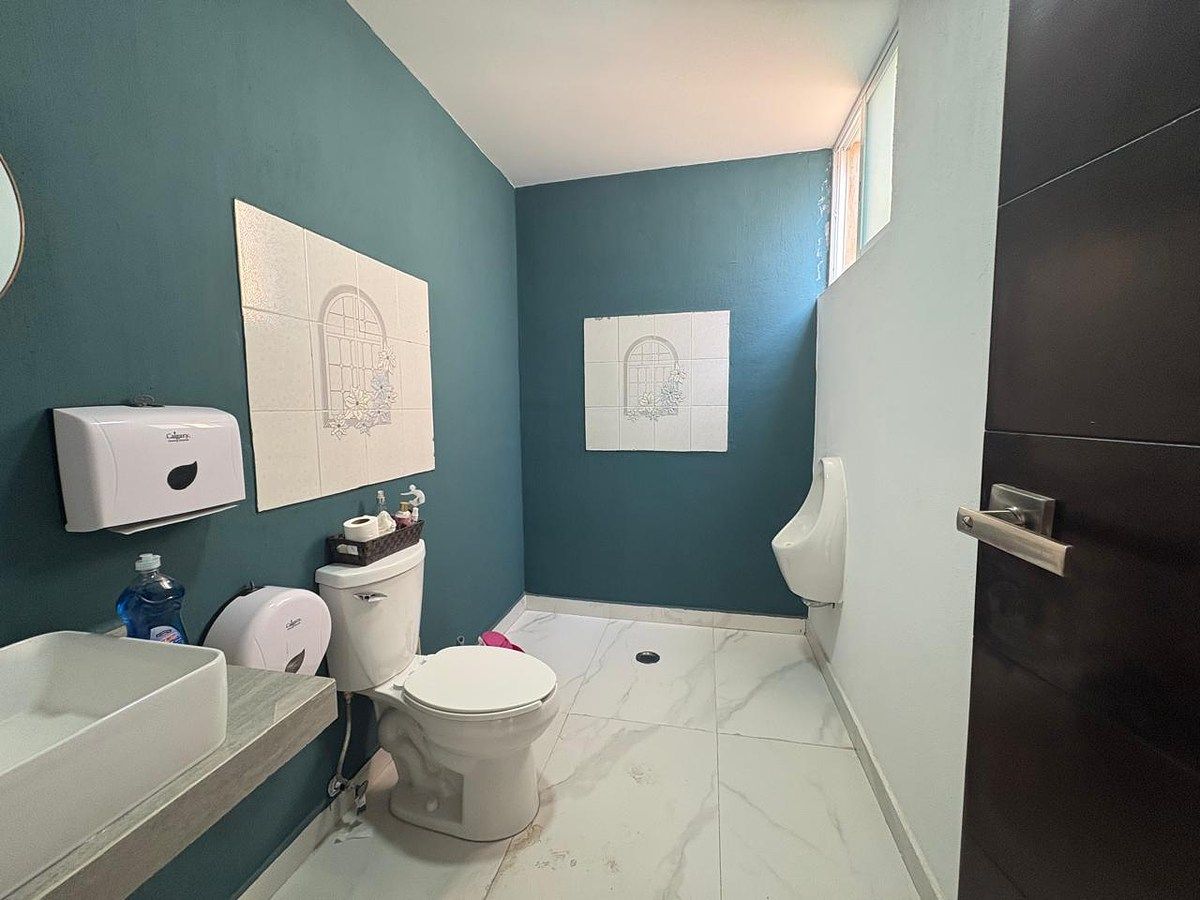 Medio Baño Planta Alta, foto 11 de 12