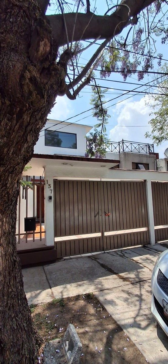 CASA EN VENTA EN LA FLORIDA, foto 1 de 38
