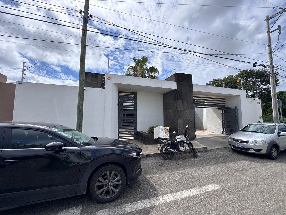 House in Montebello, Mérida, photo 2 of 44