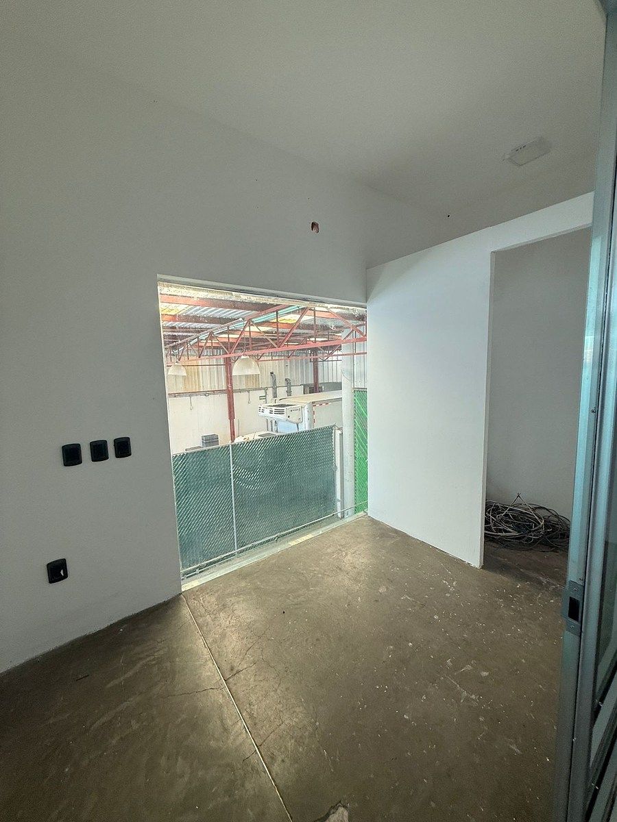 Office in Pallas, Carmen, photo 15 of 19