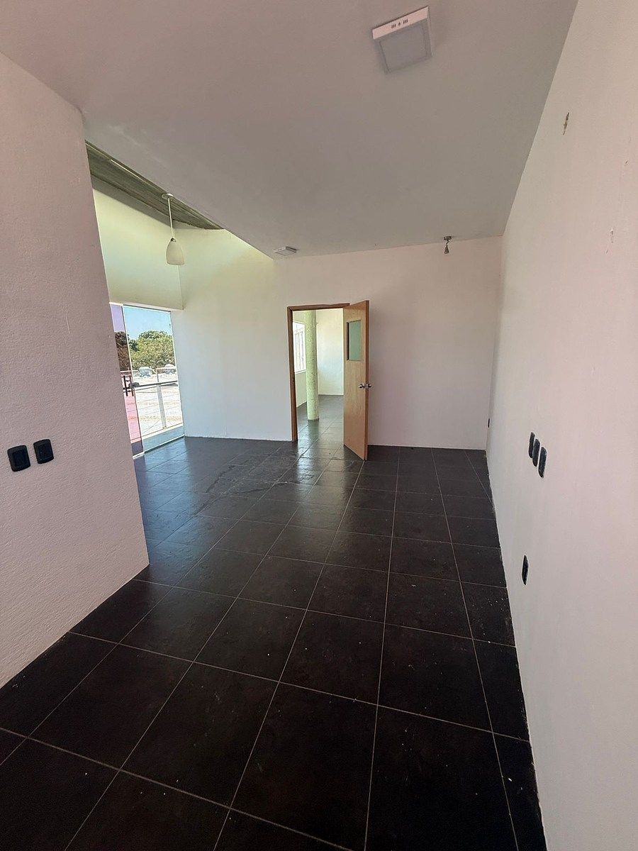 Office in Pallas, Carmen, photo 17 of 19