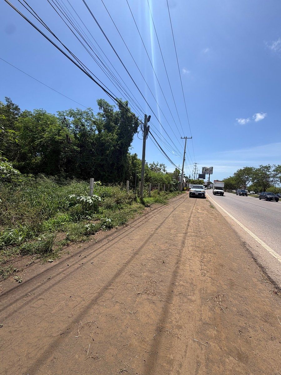 Commercial Lot in Cholul, Mérida, photo 4 of 7