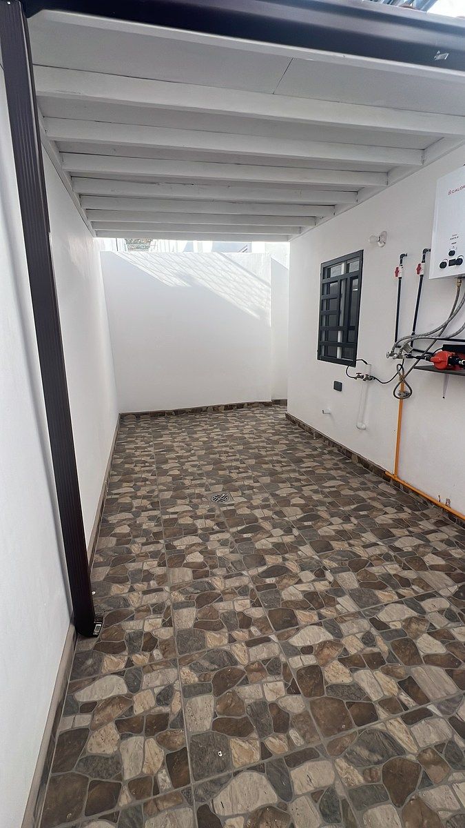 PATIO CON PISO CERAMICO, foto 4 de 18