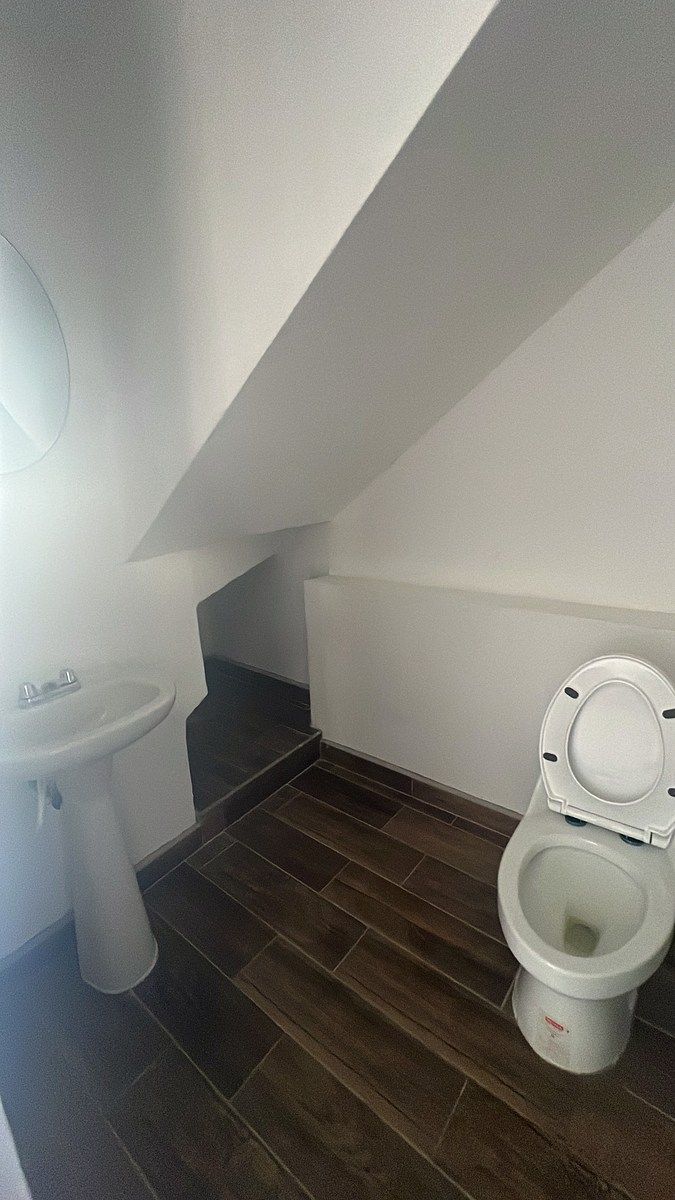 MEDIO BAÑO, foto 13 de 18