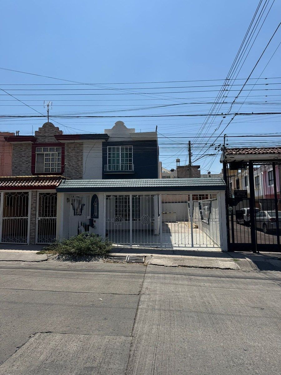 House in Parques de Colon, Tlaquepaque, photo 2 of 14