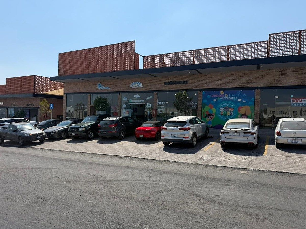 EXCELENTE LOCAL EN RENTA EN ZAKIA EN PLANTA BAJA EN QUERETARO, foto 1 de 10