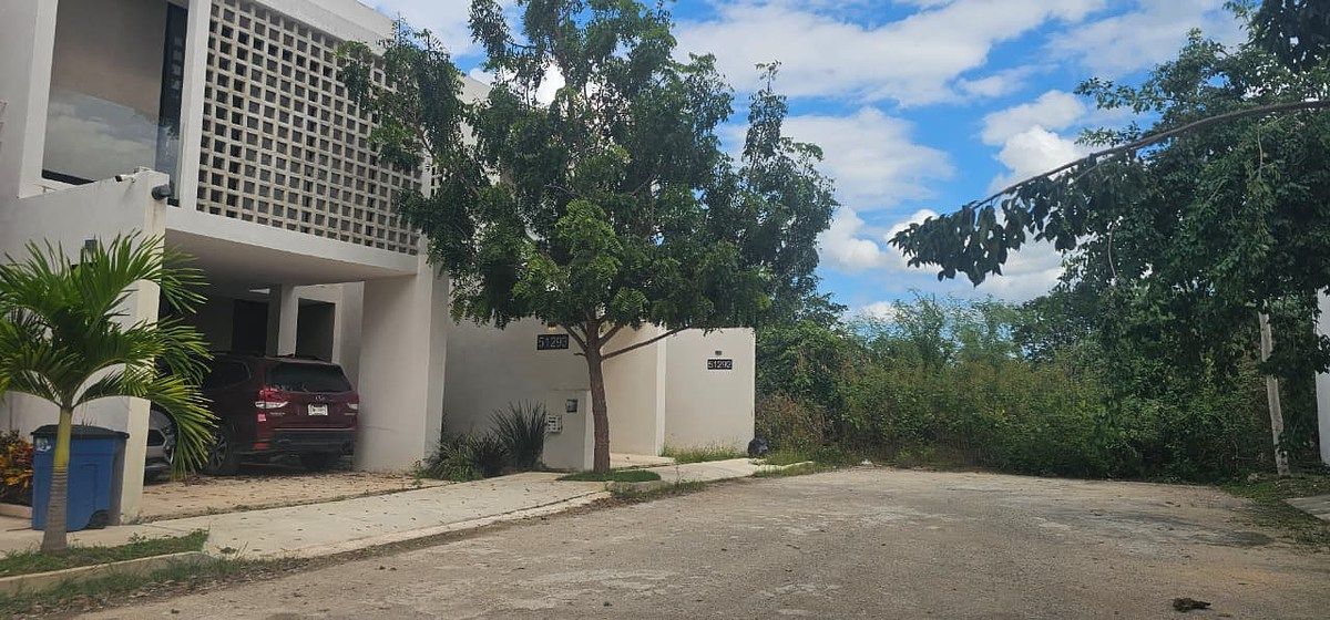 JUNTOS O SEPARADOS 10x50, UNO DETRAS DE OTRO, CERCA DE HACIENDA SAN ANTONIO HOOL, foto 1 de 13