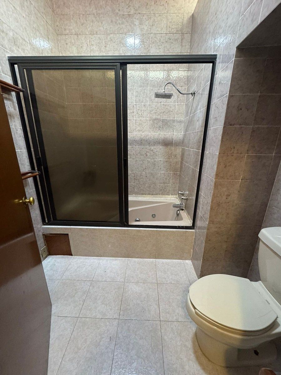 Lomas de San Ángel Inn, 4 recs, 4.5 baños, estacionamiento. 275 m2, photo 1 of 50