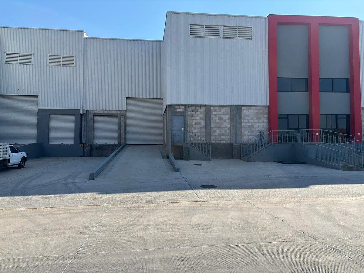 BODEGA NUEVA EN RENTA TLAQUEPAQUE, foto 1 de 7