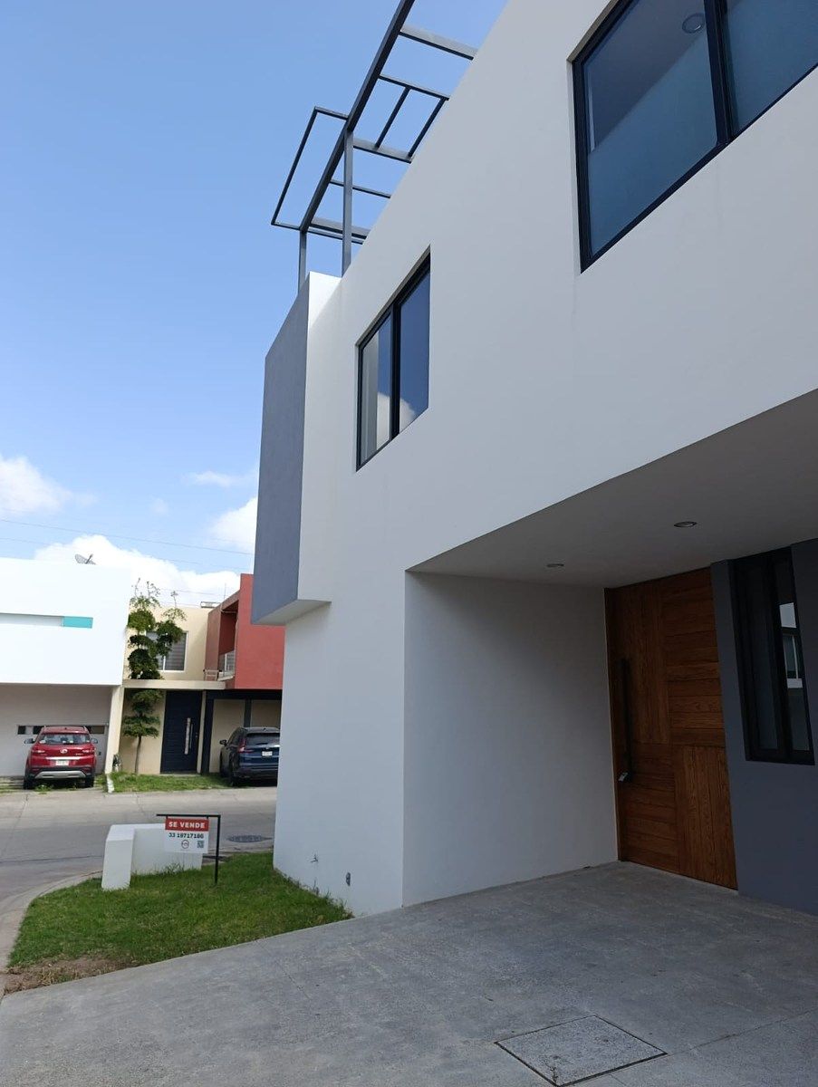 House in Gated Community in Lomas del Valle, Guadalajara, photo 3 of 39