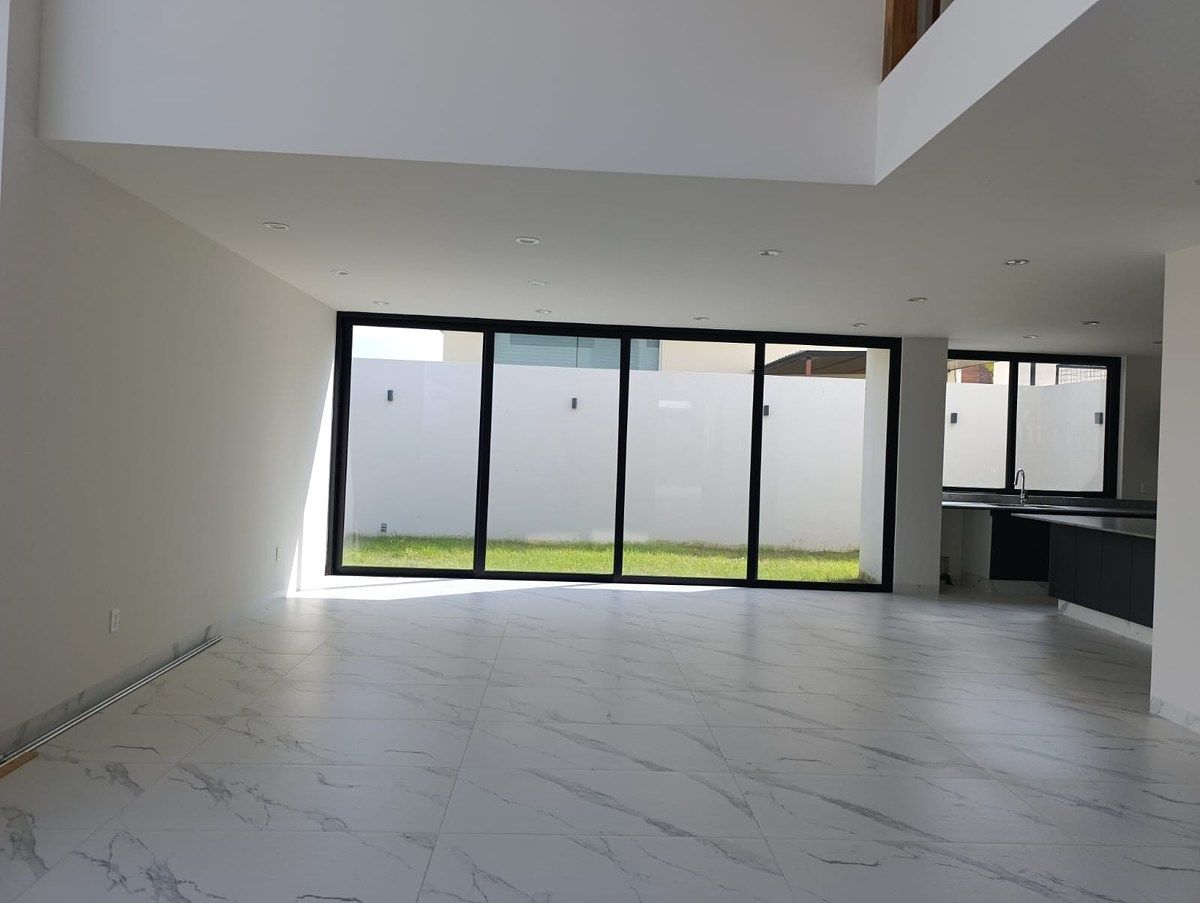 House in Gated Community in Lomas del Valle, Guadalajara, photo 6 of 39