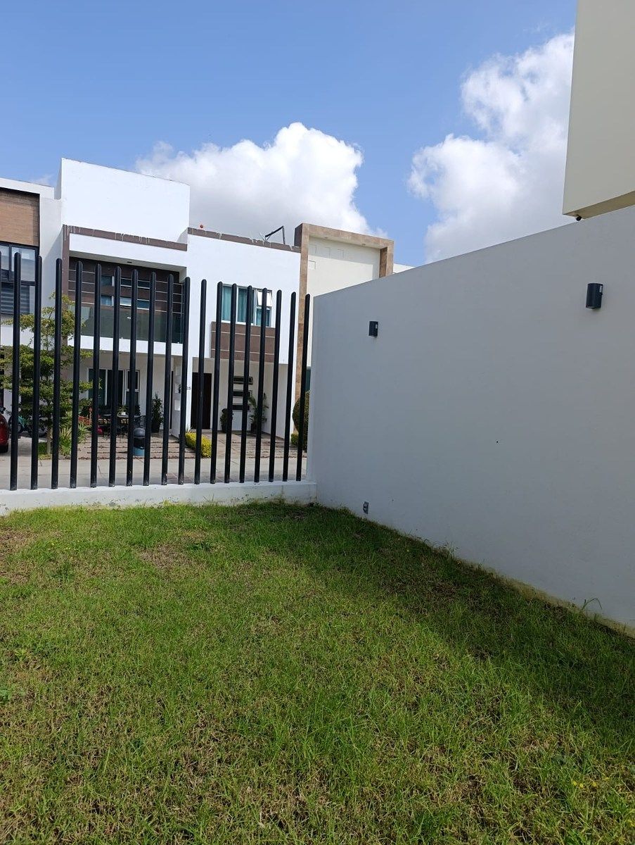 House in Gated Community in Lomas del Valle, Guadalajara, photo 9 of 39
