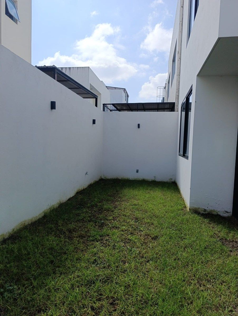 House in Gated Community in Lomas del Valle, Guadalajara, photo 10 of 39
