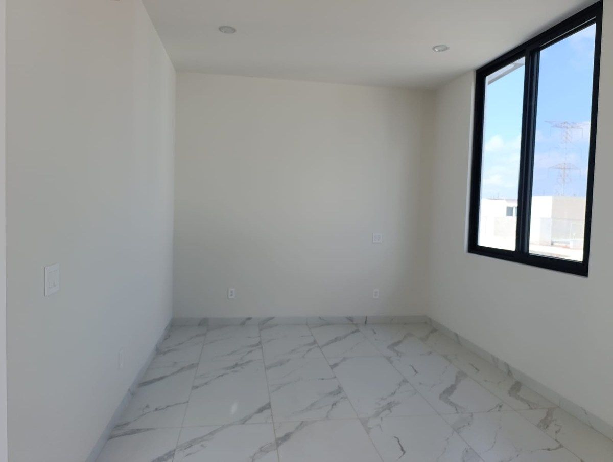 House in Gated Community in Lomas del Valle, Guadalajara, photo 34 of 39