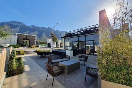 Casa à Venda com piscina Valle de Cumbres Premier