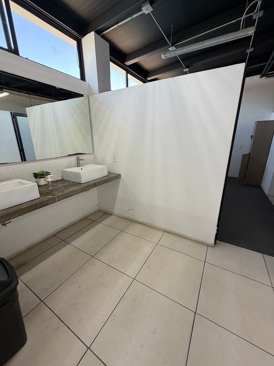 Commercial Storage Unit in Valle Real, Zapopan, photo 10 of 16