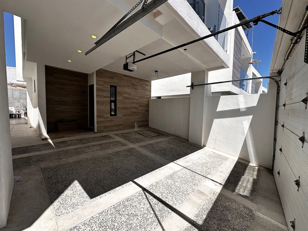 House in Cuauhtémoc, Tijuana, photo 2 of 27