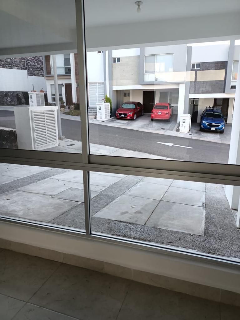 Casa em Zibatá, El Marqués, foto 3 de 13