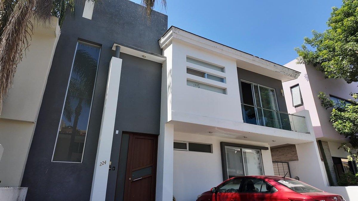 BONITA CASA DE RENTA ESTILO CONTEMPORÁNEO EN FRACC. JARDÍN REAL, foto 1 de 15