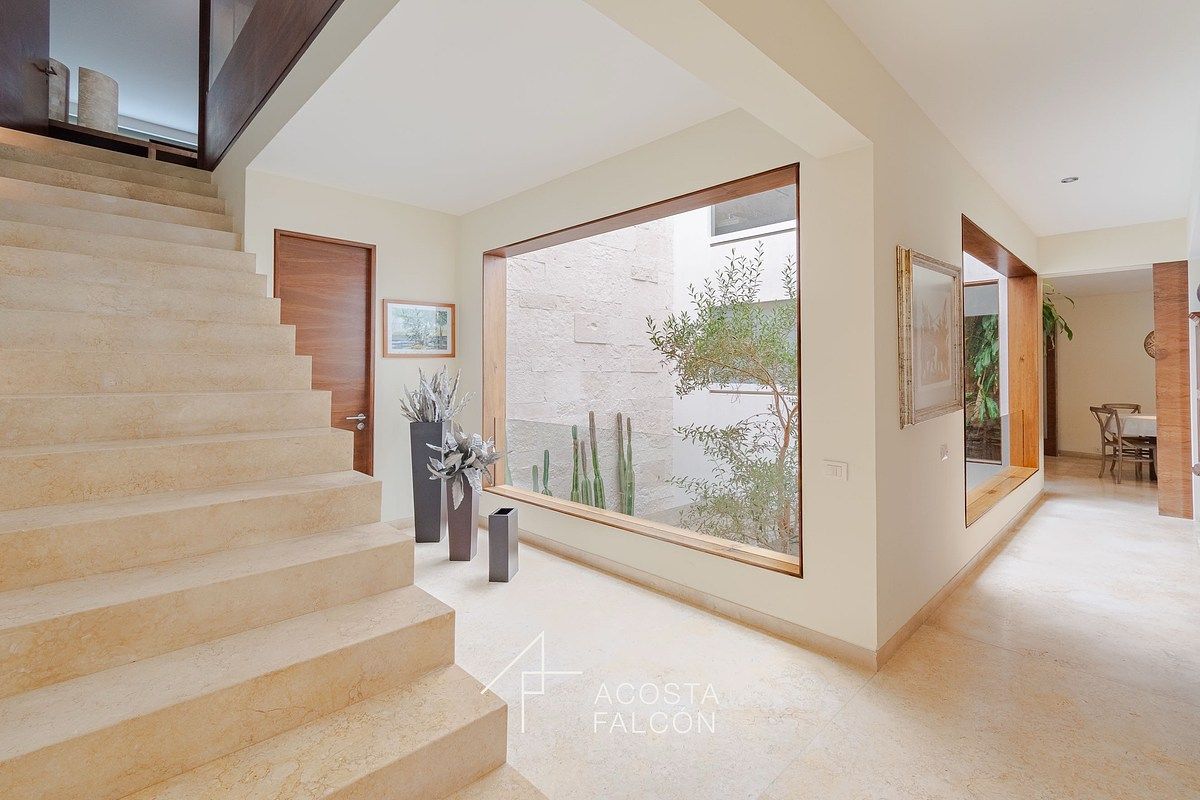 Bella casa en venta en Lomas Altas, photo 1 of 24