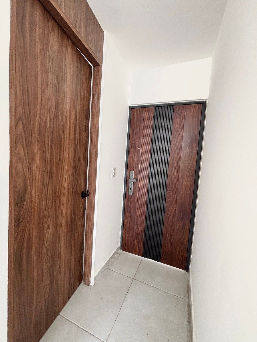 Baño completo a la izquierda ., foto 11 de 38
