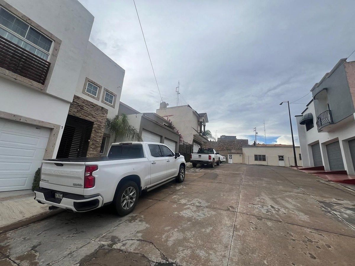 Casa en venta cerca de Walmart en Lomas del Parque, Hidalgo del Parral, foto 1 de 20