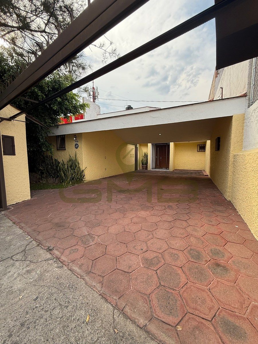 Casa em Camino Real, Zapopan, foto 2 de 28