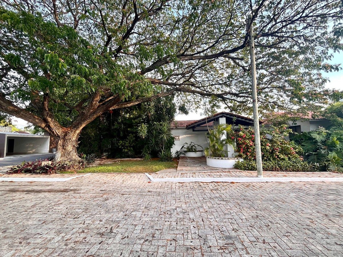 "Casa del Xcau" Bellísima Casa en Venta en Condominio, Callejones de Chuburna., foto 1 de 43
