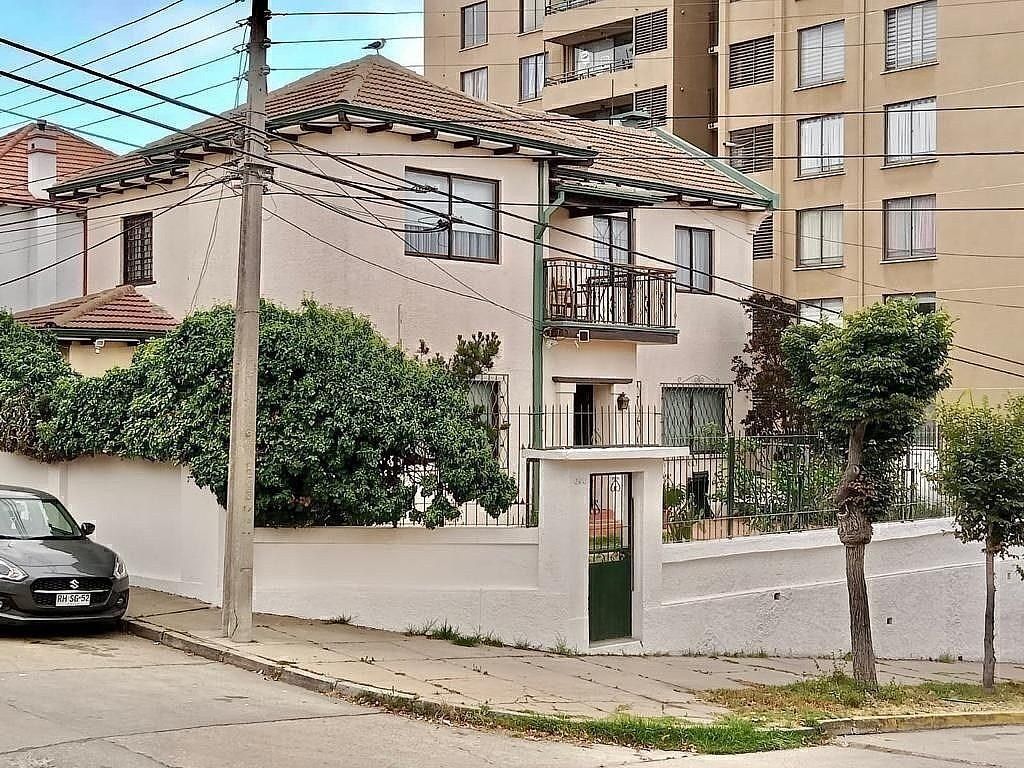 Tradicional casa remodelada en Agua Santa, 6D 4B, 249/368M2, foto 1 de 48