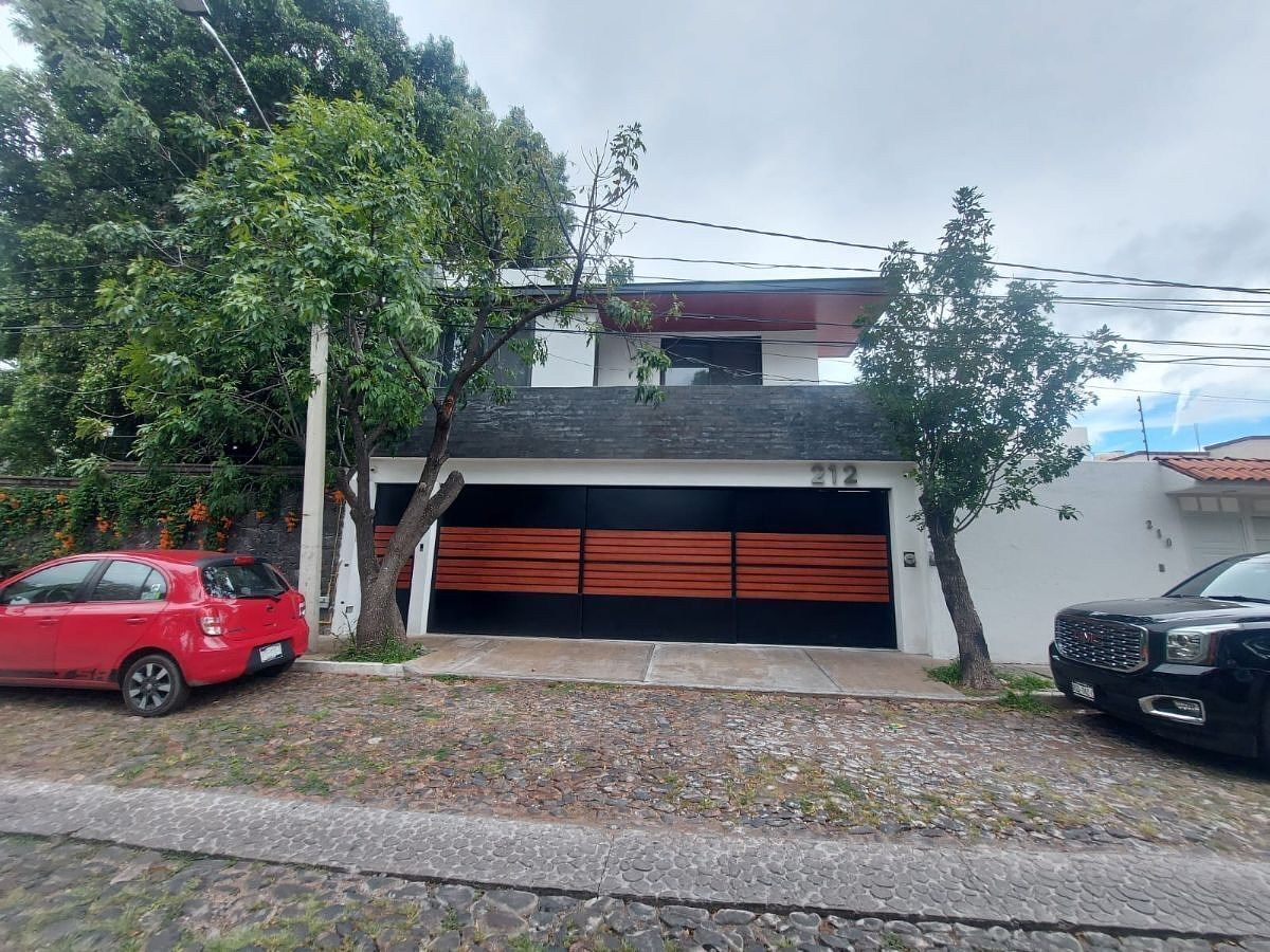CASA DE AUTOR EN VENTA CON VISTA A LOS ARCOS, CARRETAS, QRO.  -D.E.-, photo 1 of 23