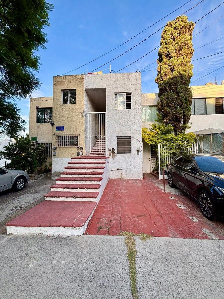 Apartamento à venda, Valdepeñas, casa duplex, andar superior, foto 1 de 16