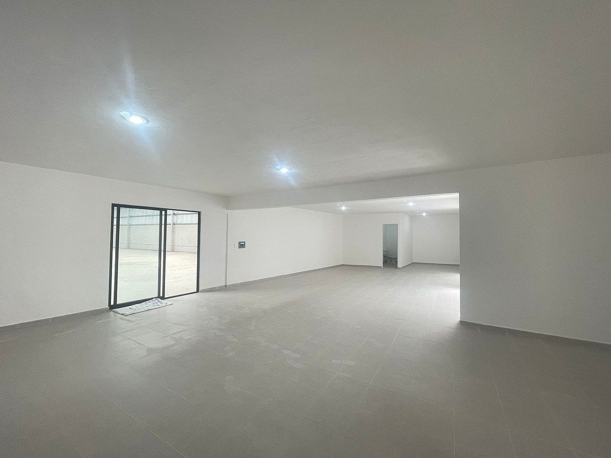 Commercial Storage Unit in Santa Rosa, Kanasín, photo 8 of 11