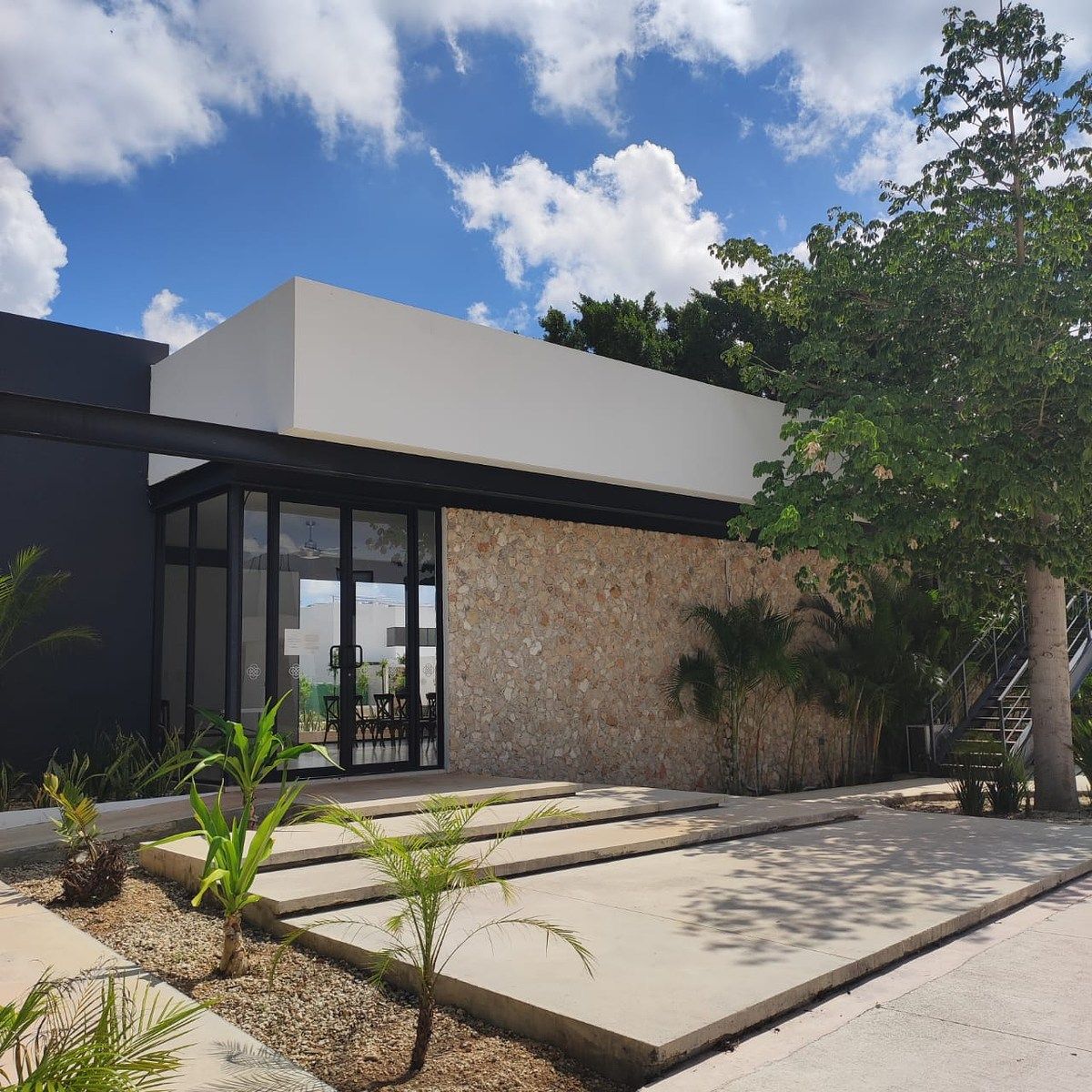 RESIDENCIA DE UNA PLANTA EN TEMOZÓN NORTE-Privada Amidanah, foto 1 de 17