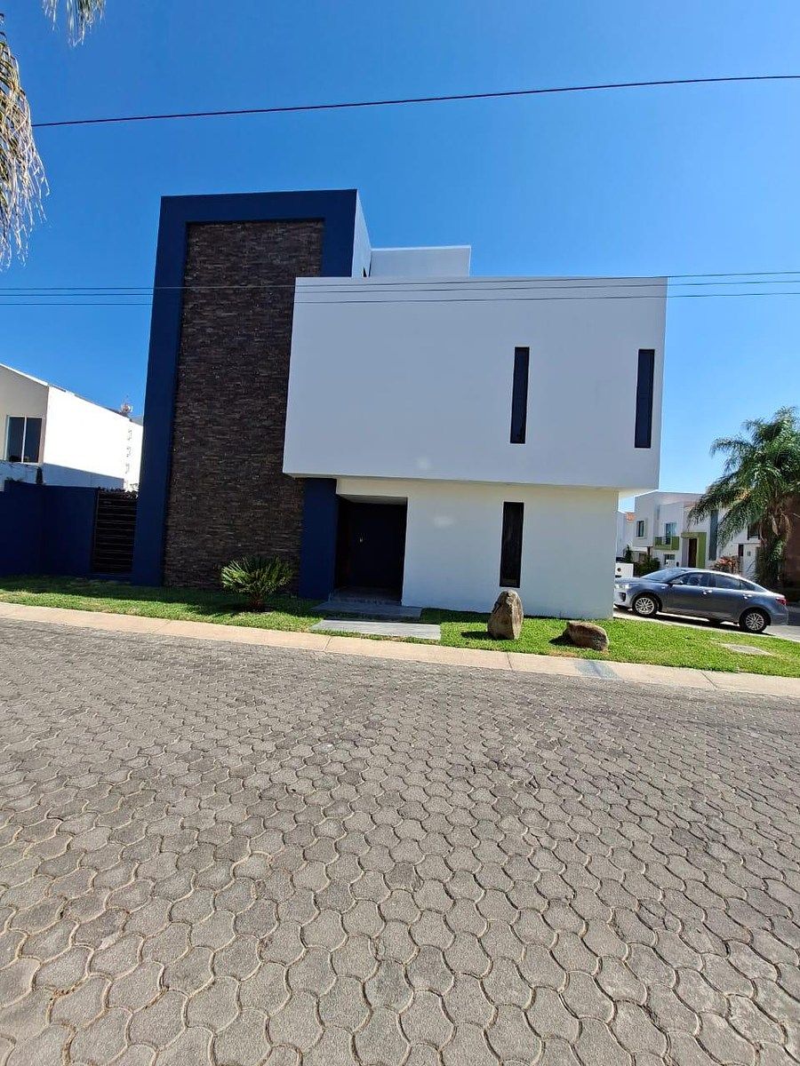 Casa en Venta en Fraccionamiento Casa Fuerte - Coto Alcaraz 57, foto 1 de 25