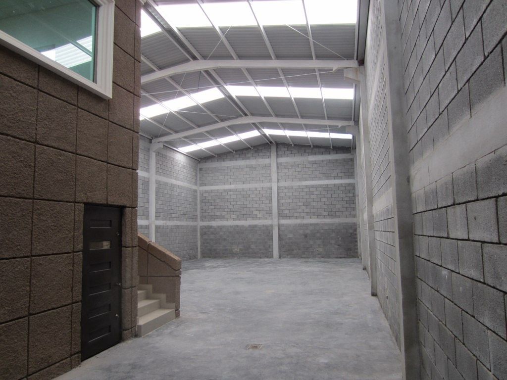Commercial Storage Unit in Burócratas del Estado, Monterrey, photo 3 of 10