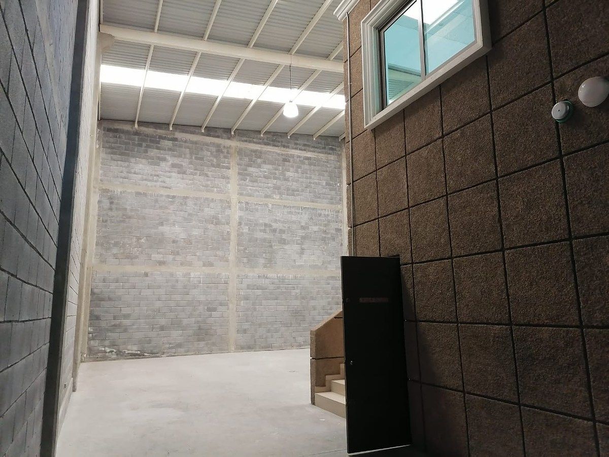 Commercial Storage Unit in Burócratas del Estado, Monterrey, photo 3 of 9