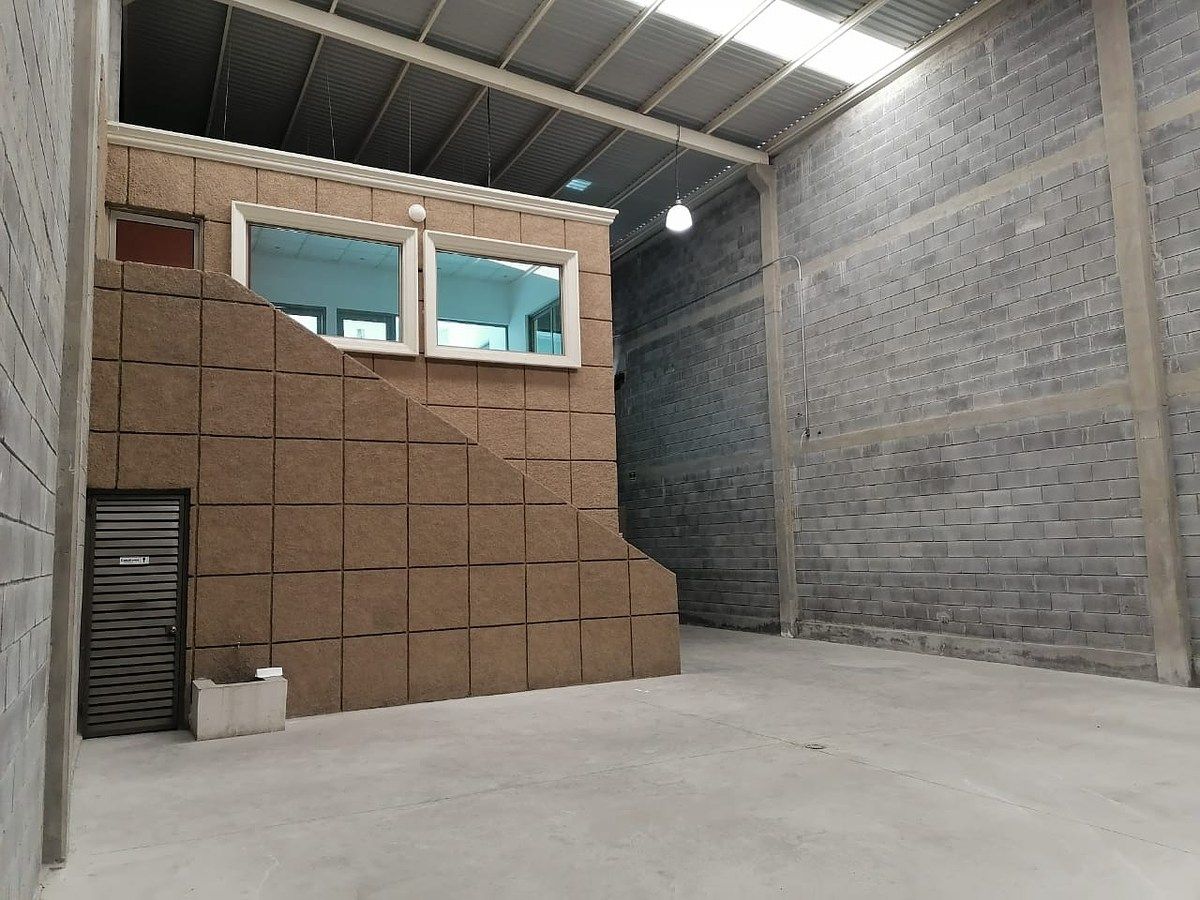 Commercial Storage Unit in Burócratas del Estado, Monterrey, photo 4 of 9