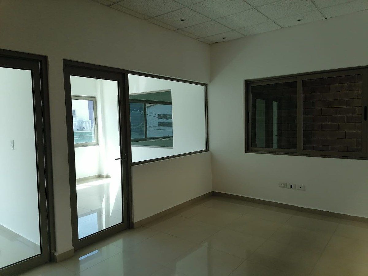 Commercial Storage Unit in Burócratas del Estado, Monterrey, photo 8 of 9