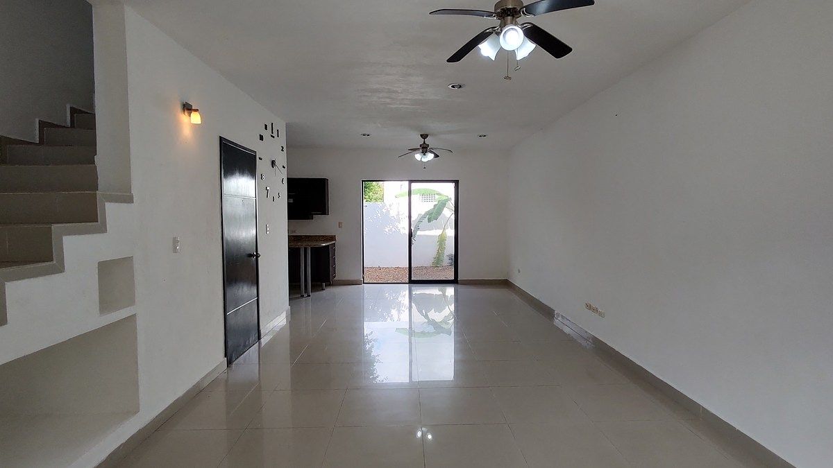 Casa en venta en la colonia maya, cerca de altabrisa