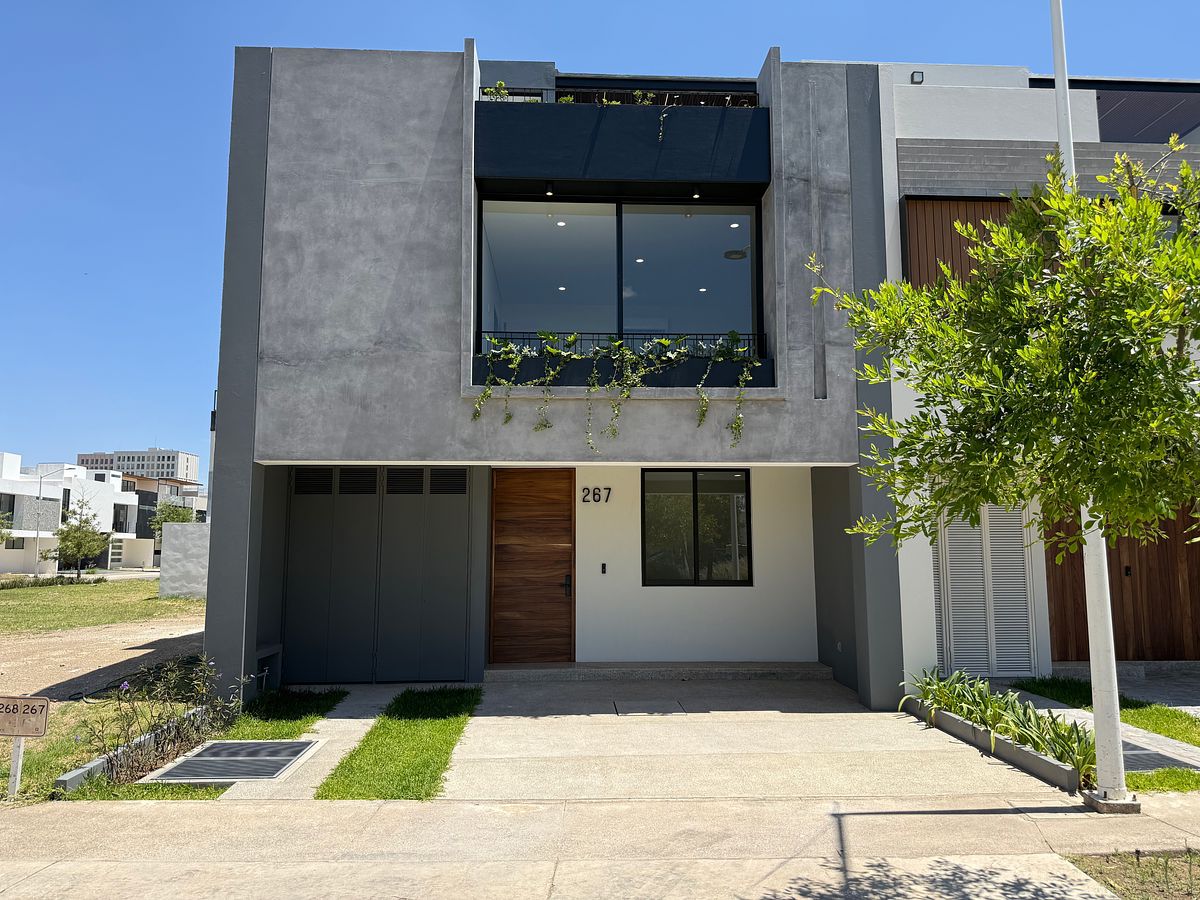 CASA EN VENTA EN SOLARES (SOARE III), photo 1 of 51