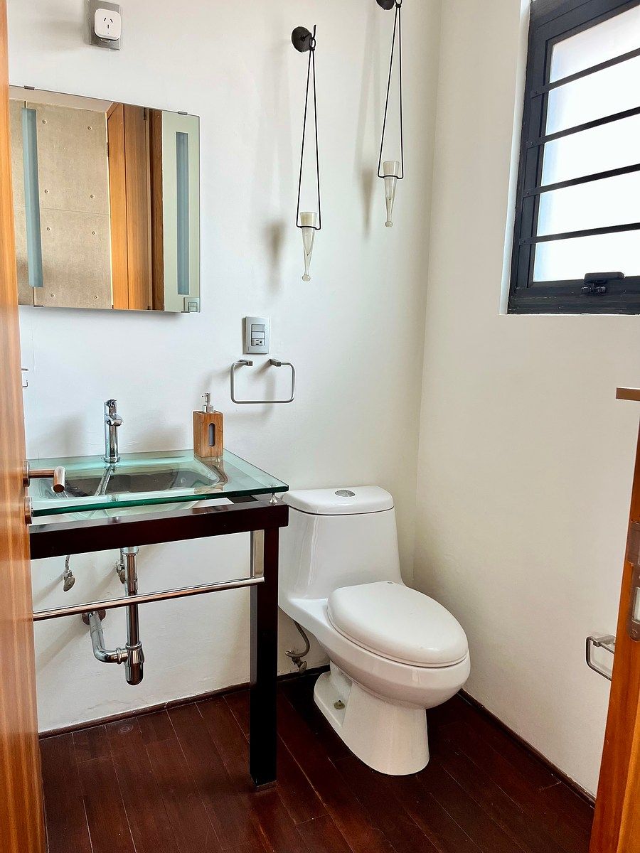 Medio baño, photo 15 of 23