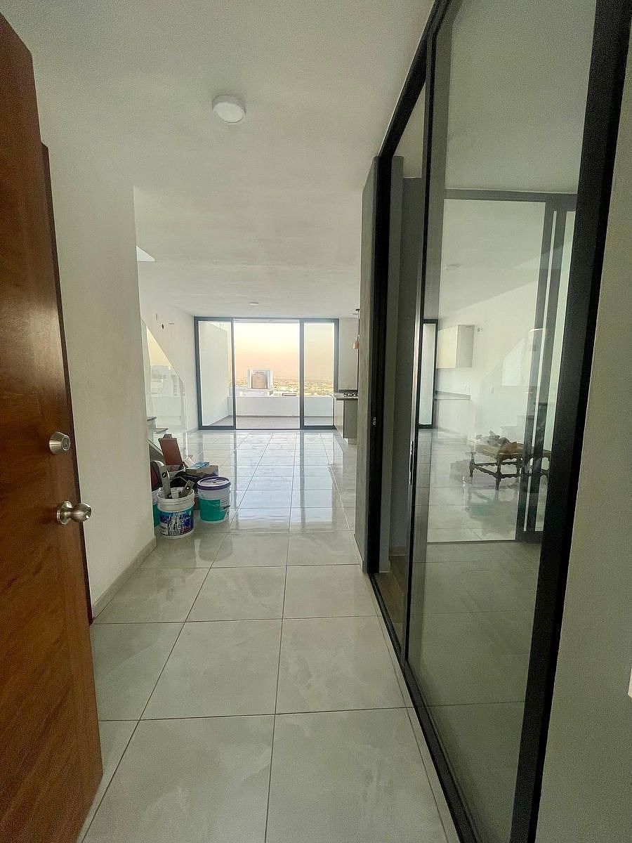 House in Gated Community in Pedregal del Bosque, Tlaquepaque, photo 3 of 37