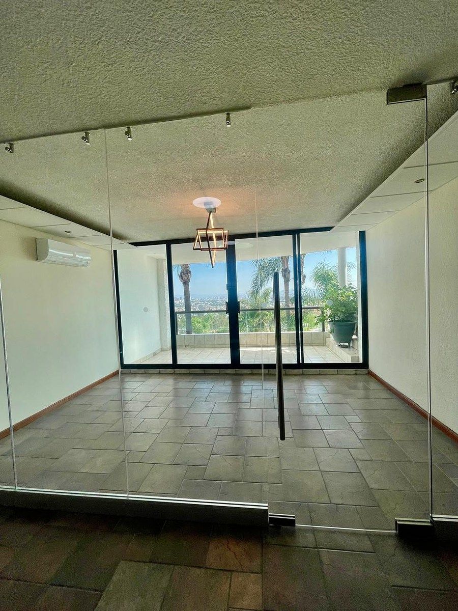 Sala Comercial em Cerro Del Tesoro, Tlaquepaque, foto 2 de 9
