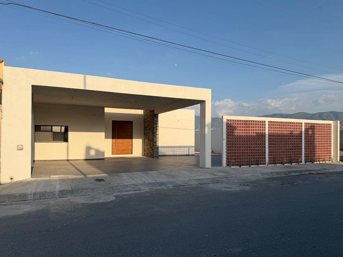HERMOSA CASA NUEVA DE UNA SOLA PLANTA EN VENTA – EL CAMPANARIO, SALTILLO ✨, foto 1 de 10