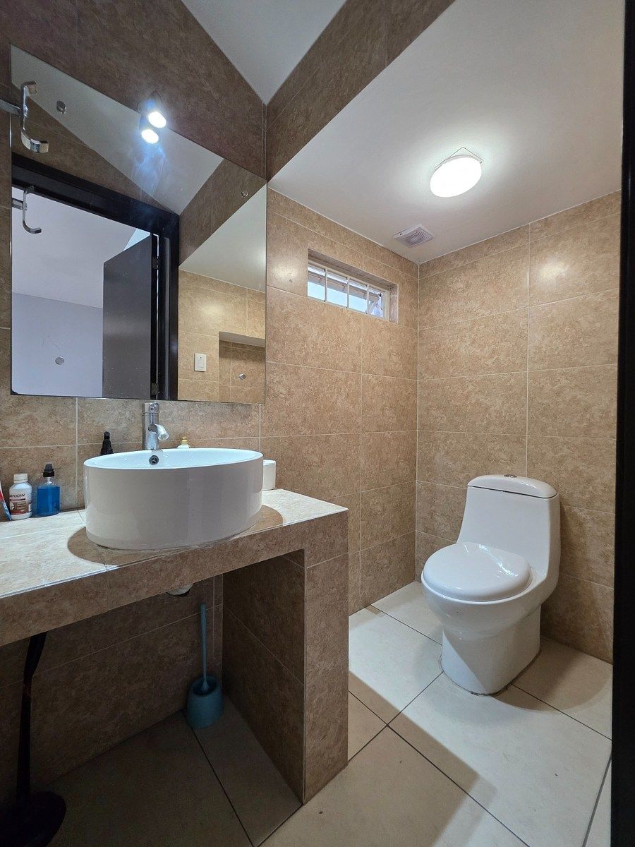 baño, photo 10 of 16
